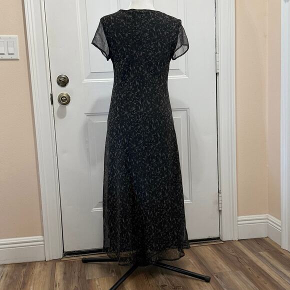 Ann Taylor Loft dress size 6 Petite. Sheer polyester floral print gray on black - Picture 2 of 7